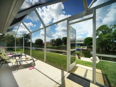 Large Lanai with Sun Loungers
